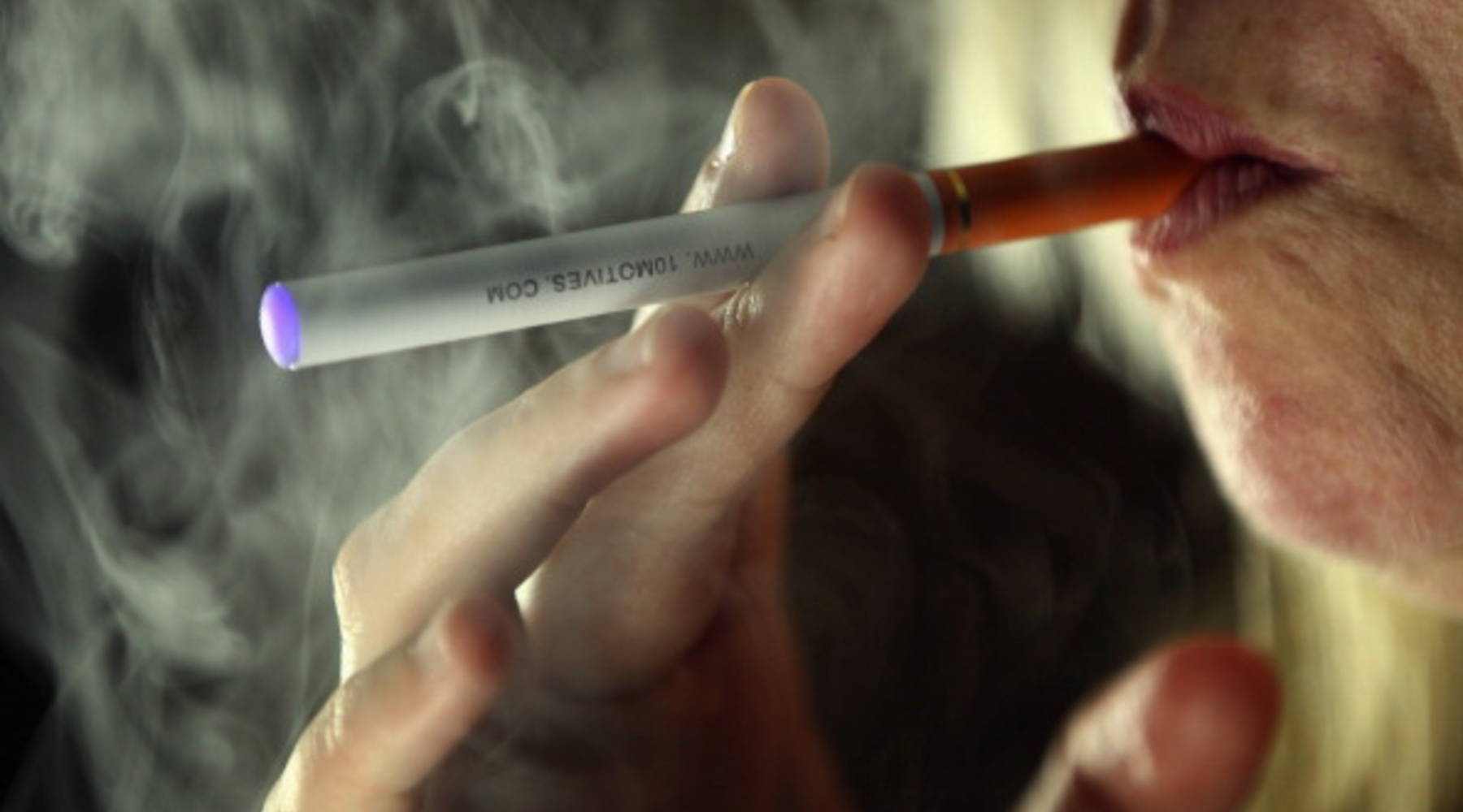 E cigarette business boom creates smoker s dilemma Marketplace