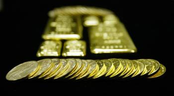 7 reasons to buy gold bars and coins - CBS News