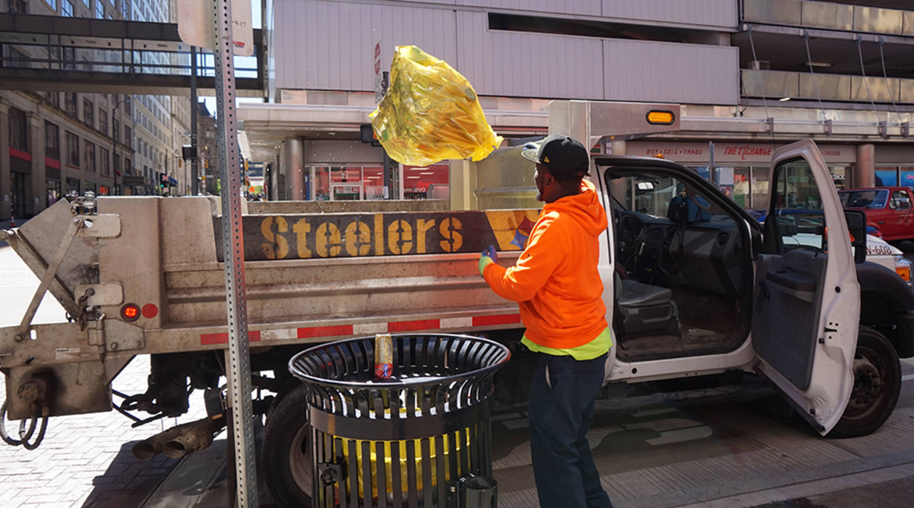 Why Pittsburgh is buying $1,200 garbage cans - Marketplace
