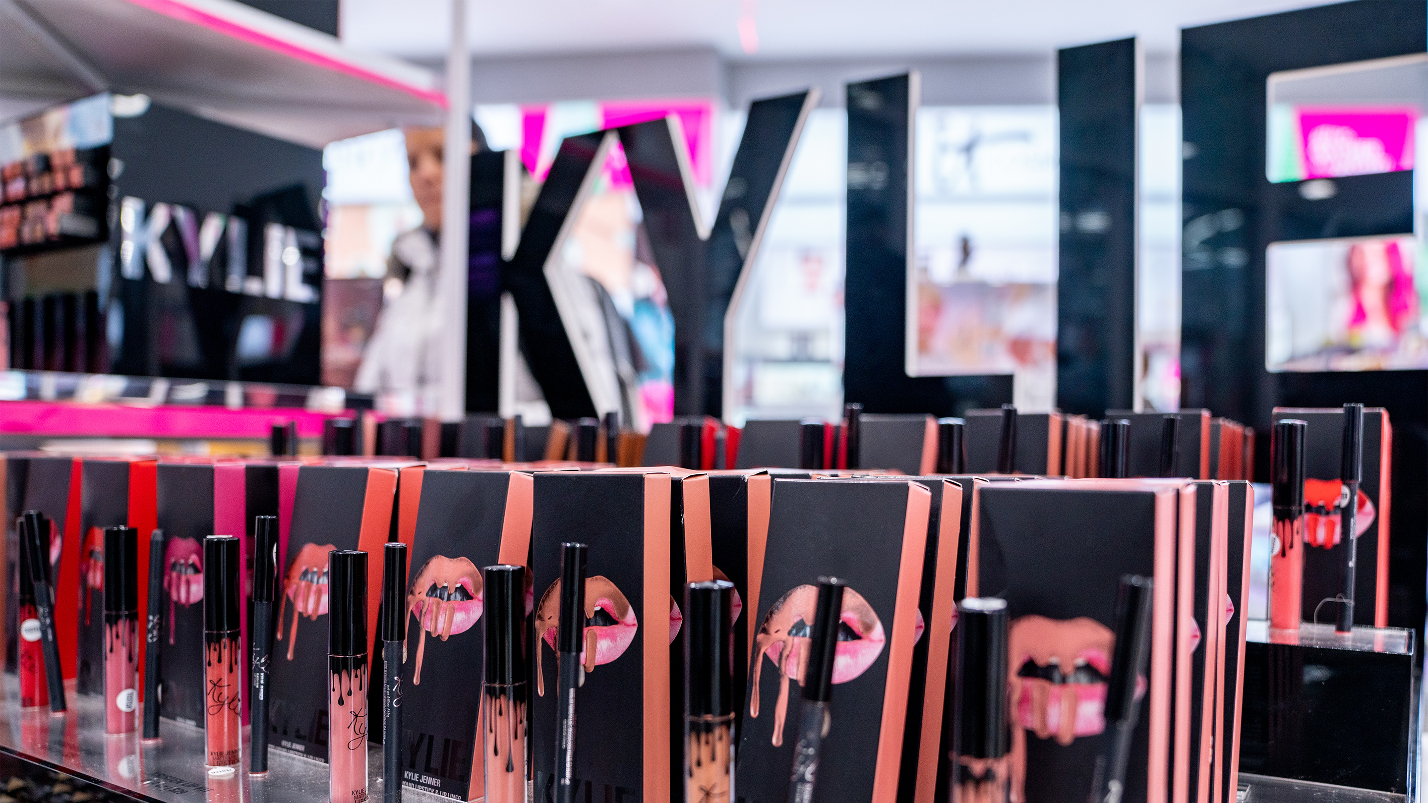 Kylie Jenner brings beauty brand to Ulta