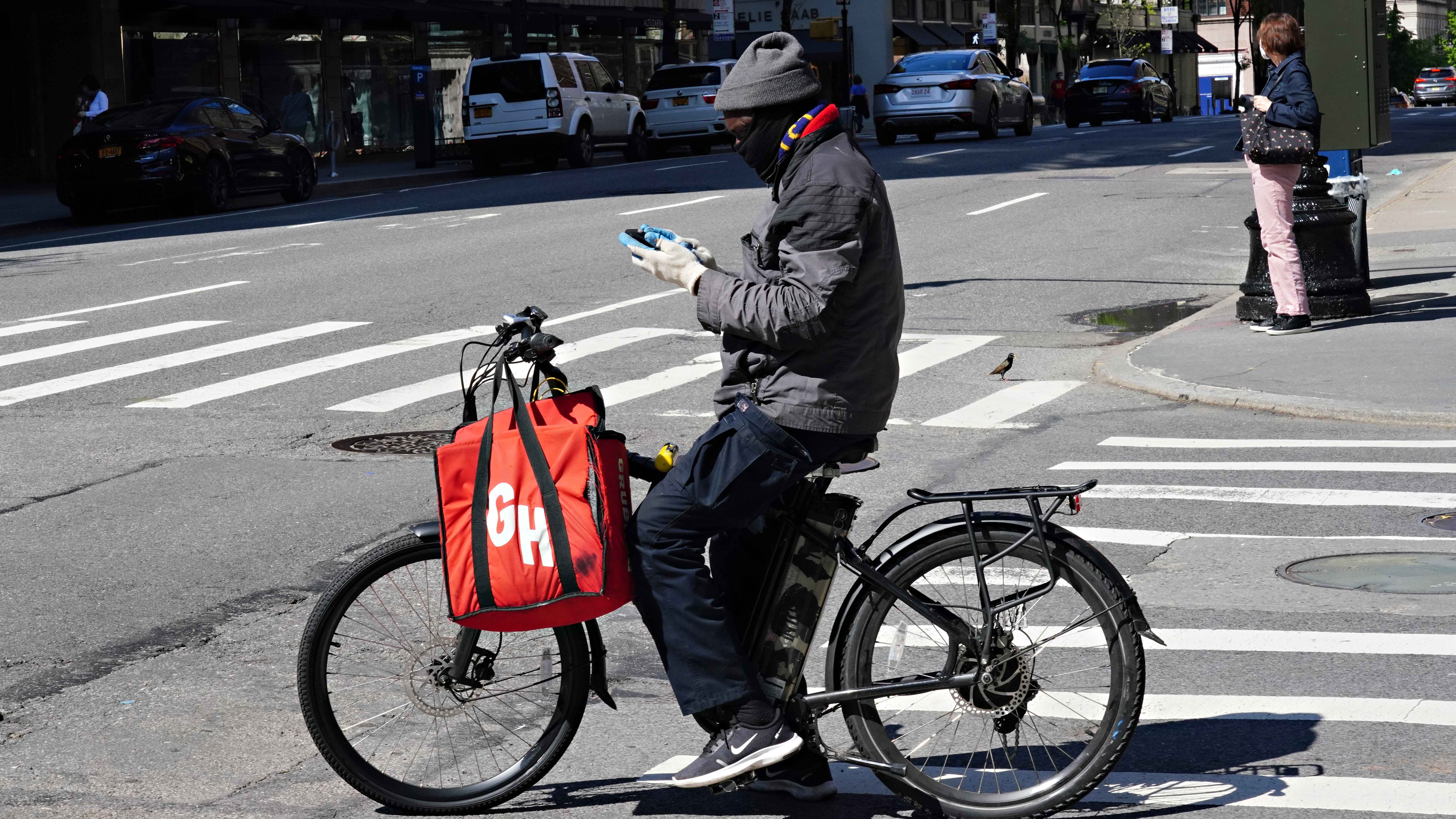 Restaurants And Apps Are Fighting Over Fees Is Delivery Too Cheap To   Grubhub Ft Img 