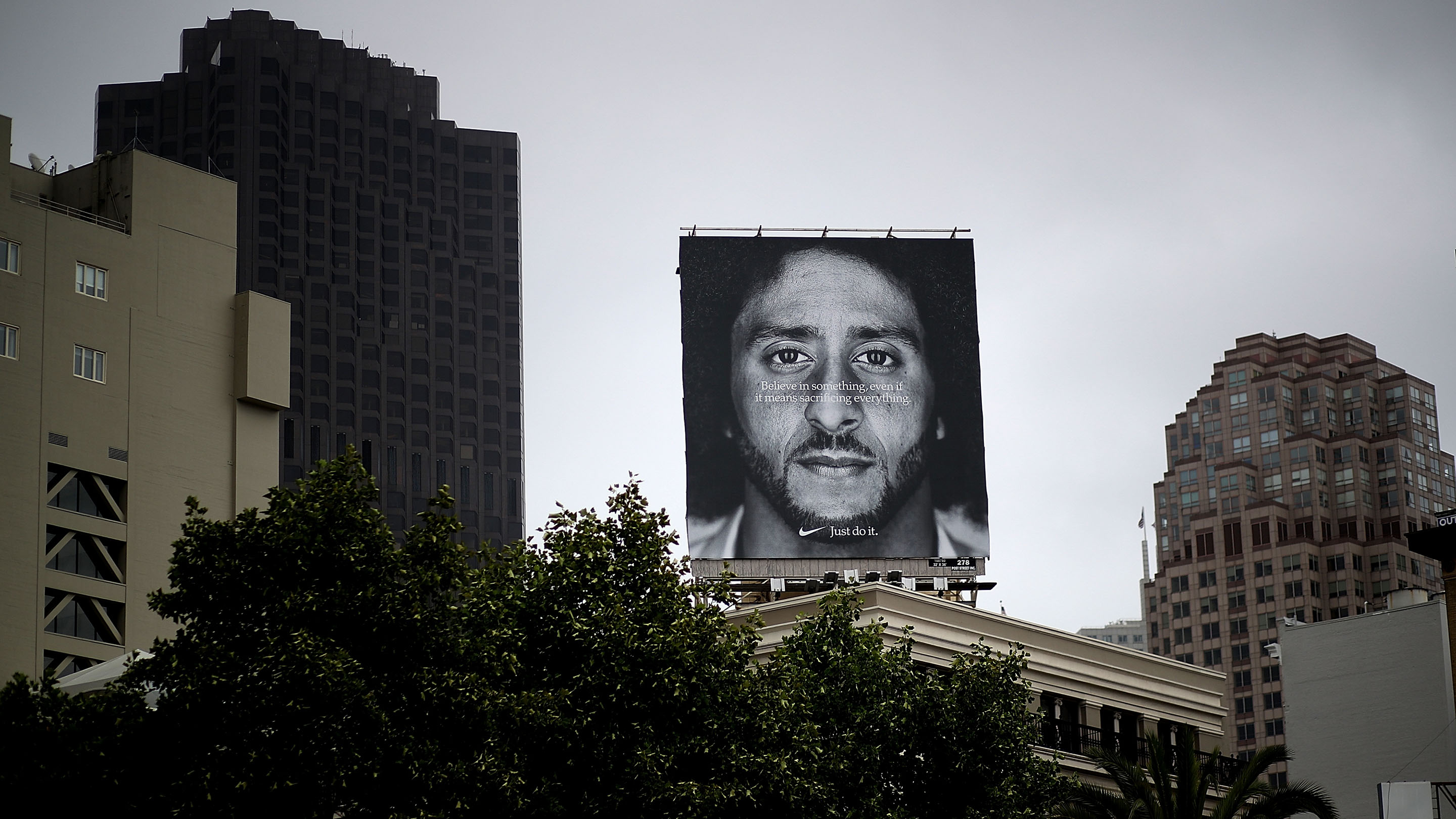 Popa Intervenir tranquilo Nike's brand burnished by its affiliation with Colin Kaepernick -  Marketplace