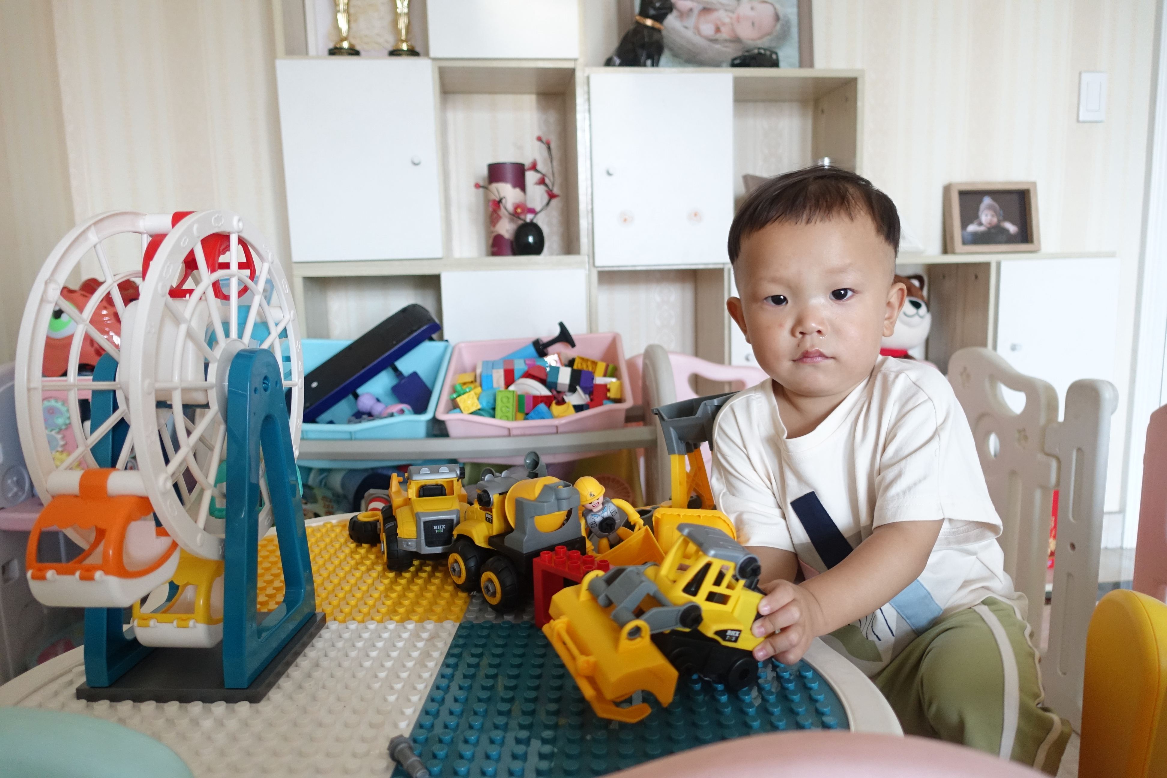 High Costs Deter Chinese Parents From Having More Kids Marketplace