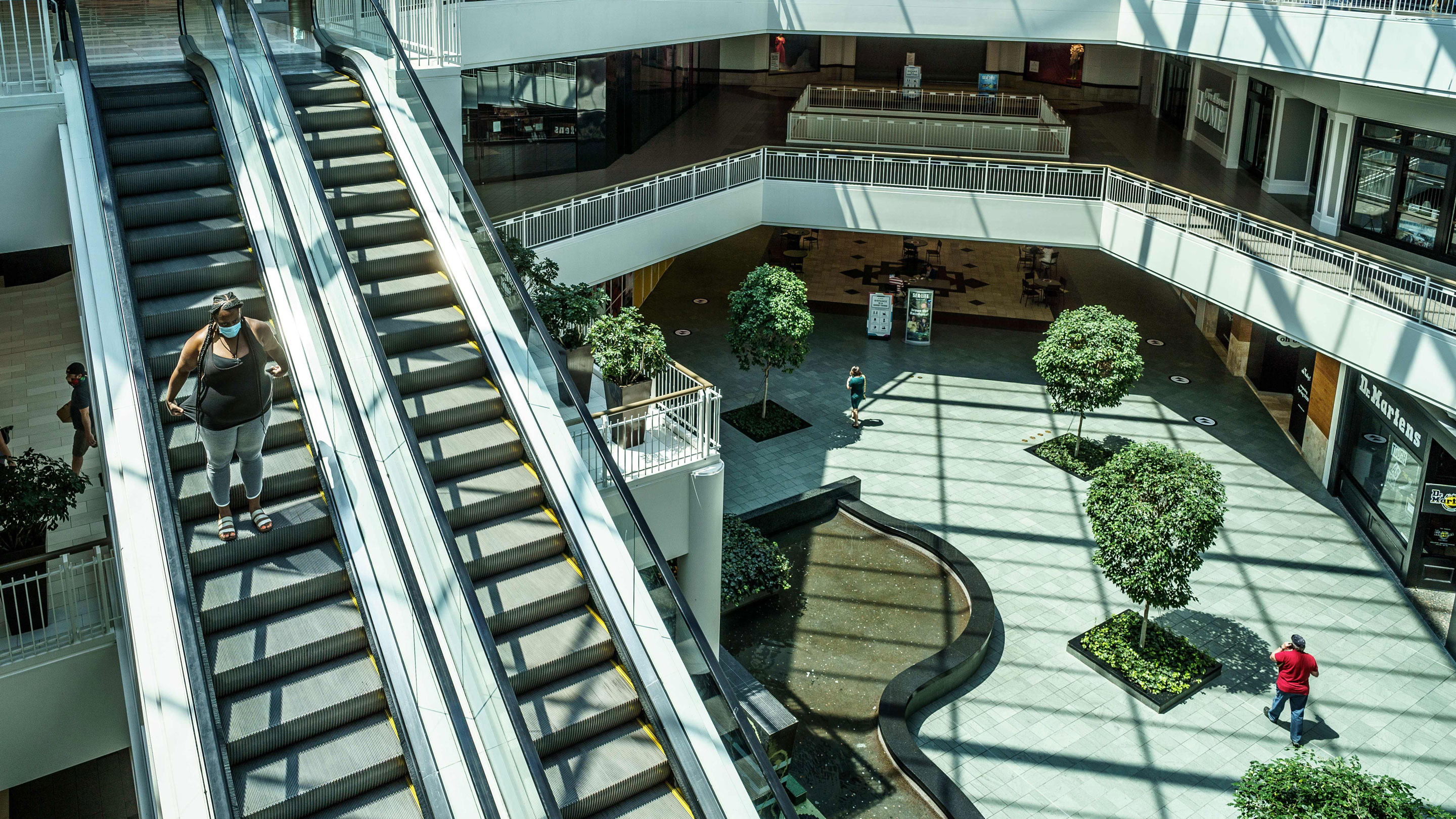 Shopping malls are becoming more and more widespread and popular - Discover  Systems