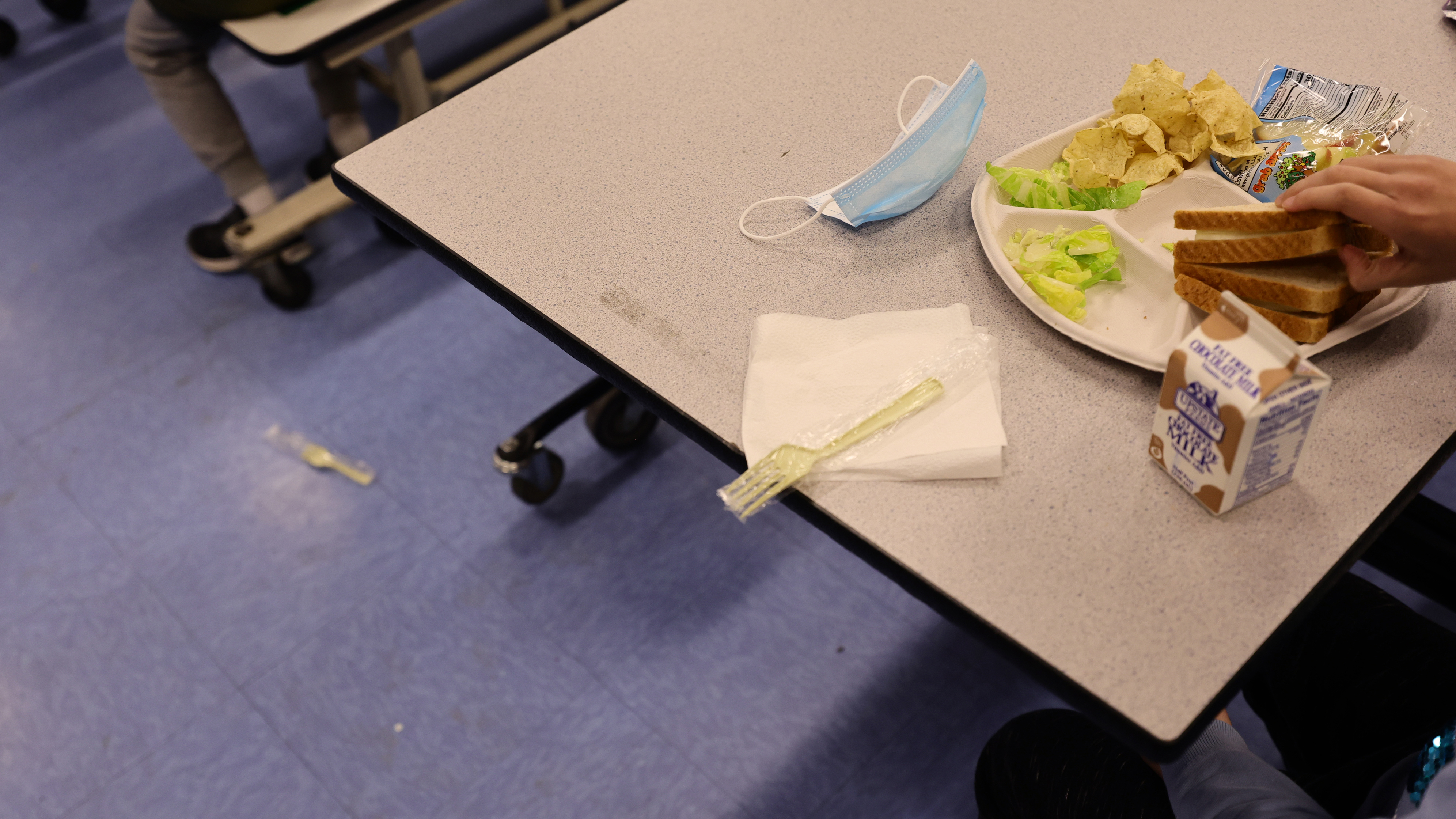 As students go back to school, many face a lunch bill for the first time in  2 years - OPB