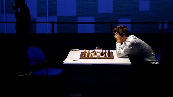 Chess Story' review: A masterfully calibrated mind game - Los Angeles Times