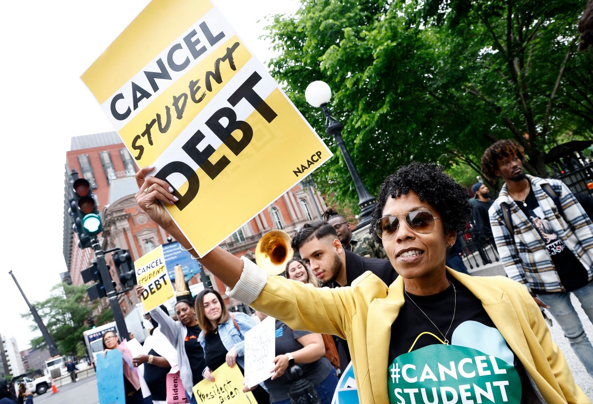 what-would-happen-if-everyone-just-stopped-paying-their-student-debt