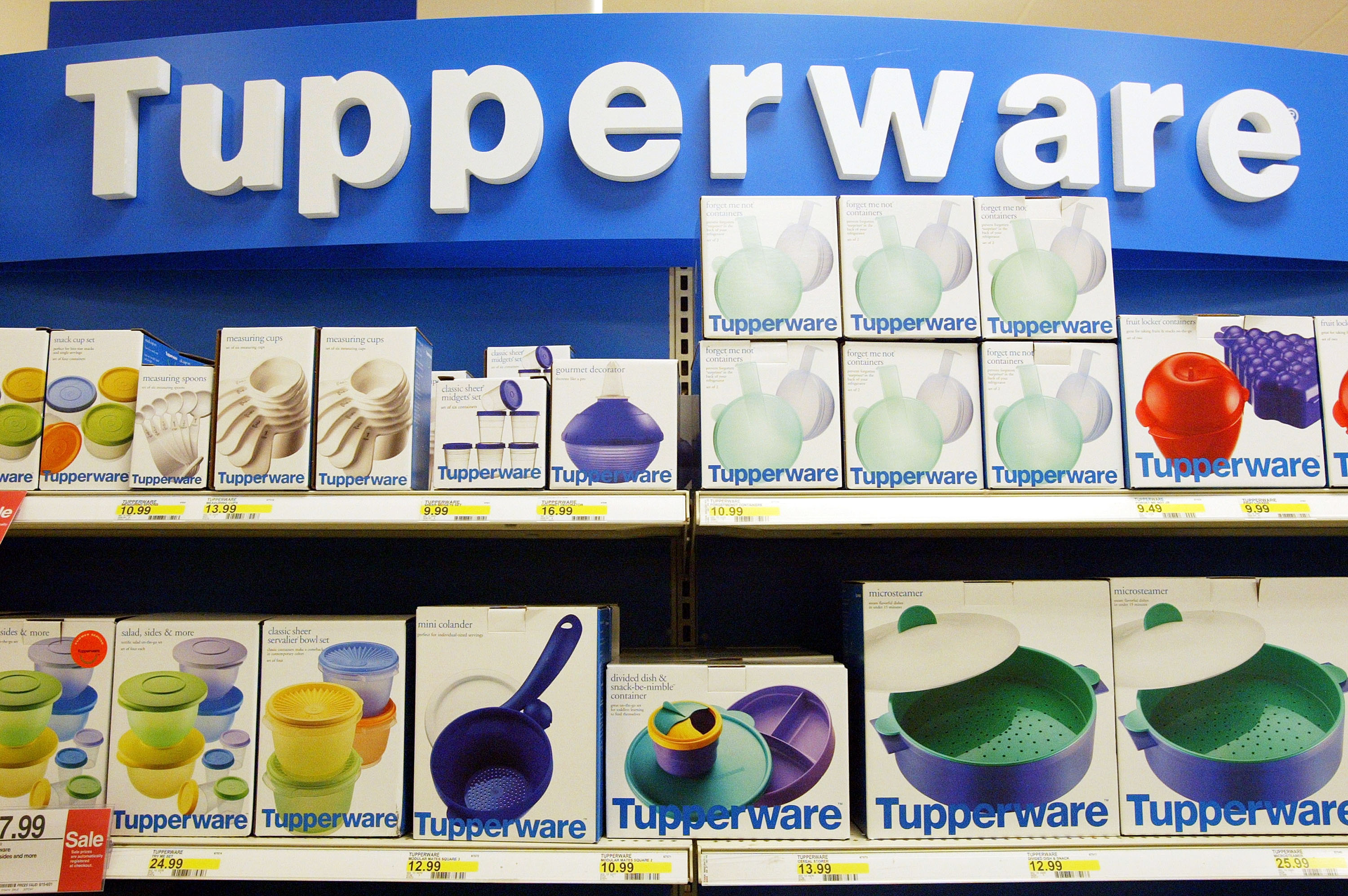 Tupperware store merchandising, love the shelves!