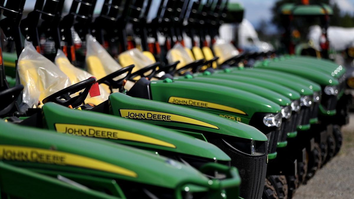 How John Deere's earnings reflect farming economy Marketplace