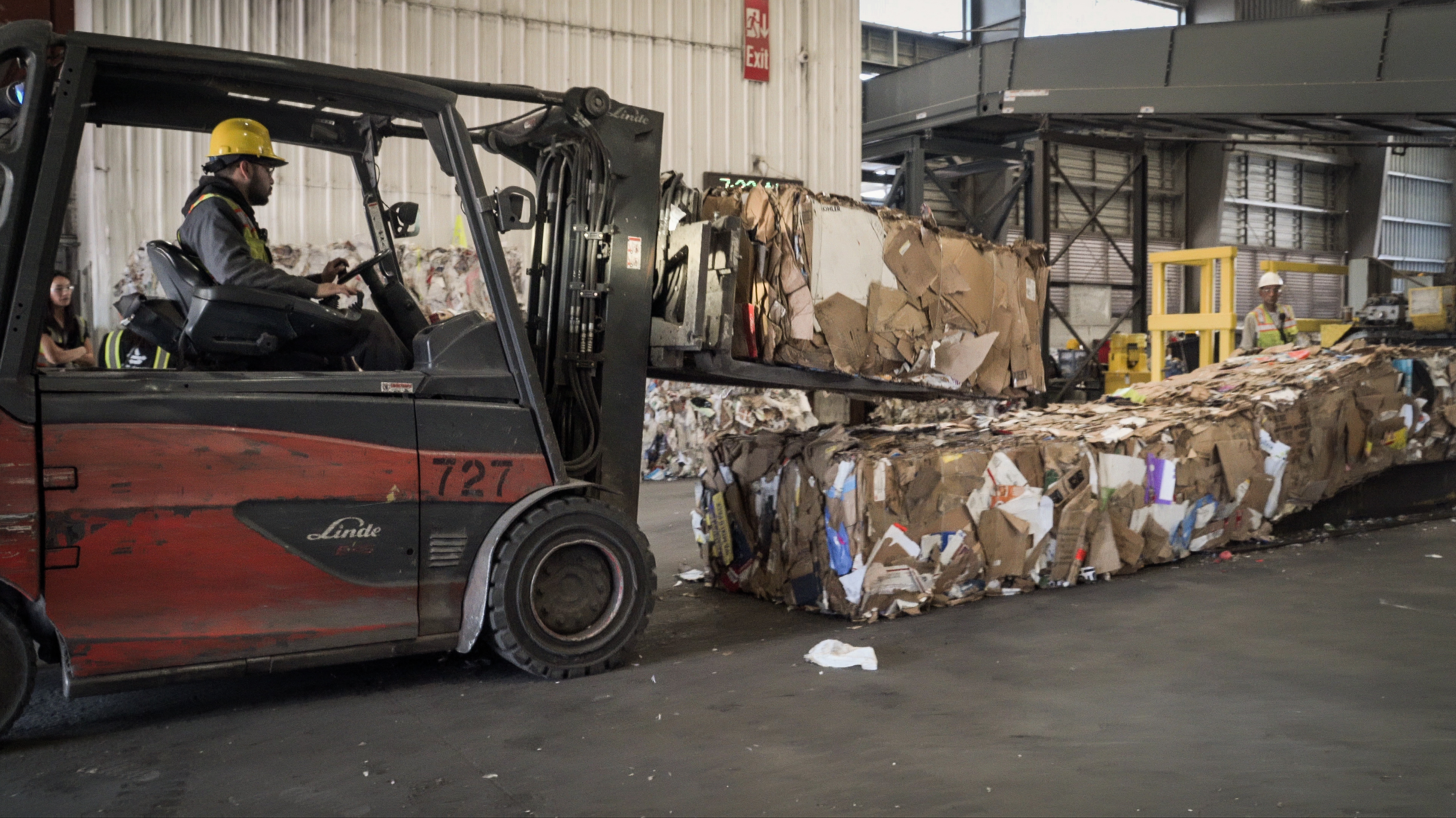 Waste is turned into a commodity at recycling plant - Marketplace