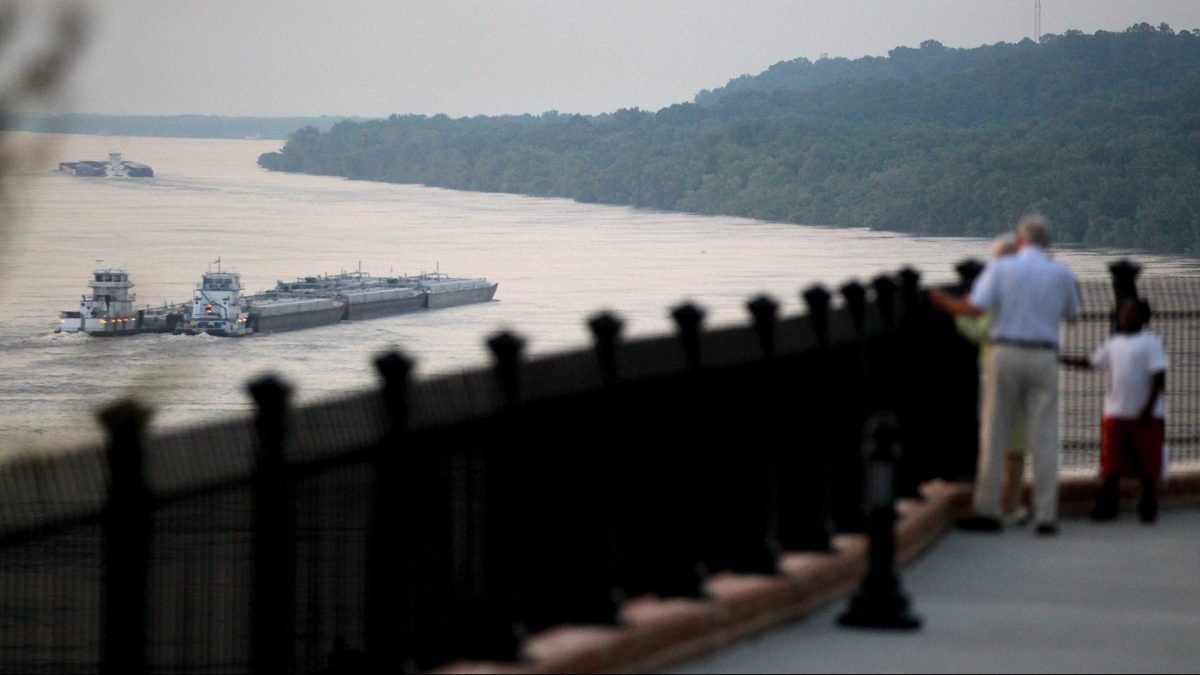 “Still too expensive to grow” for this Mississippi barge line – Marketplace