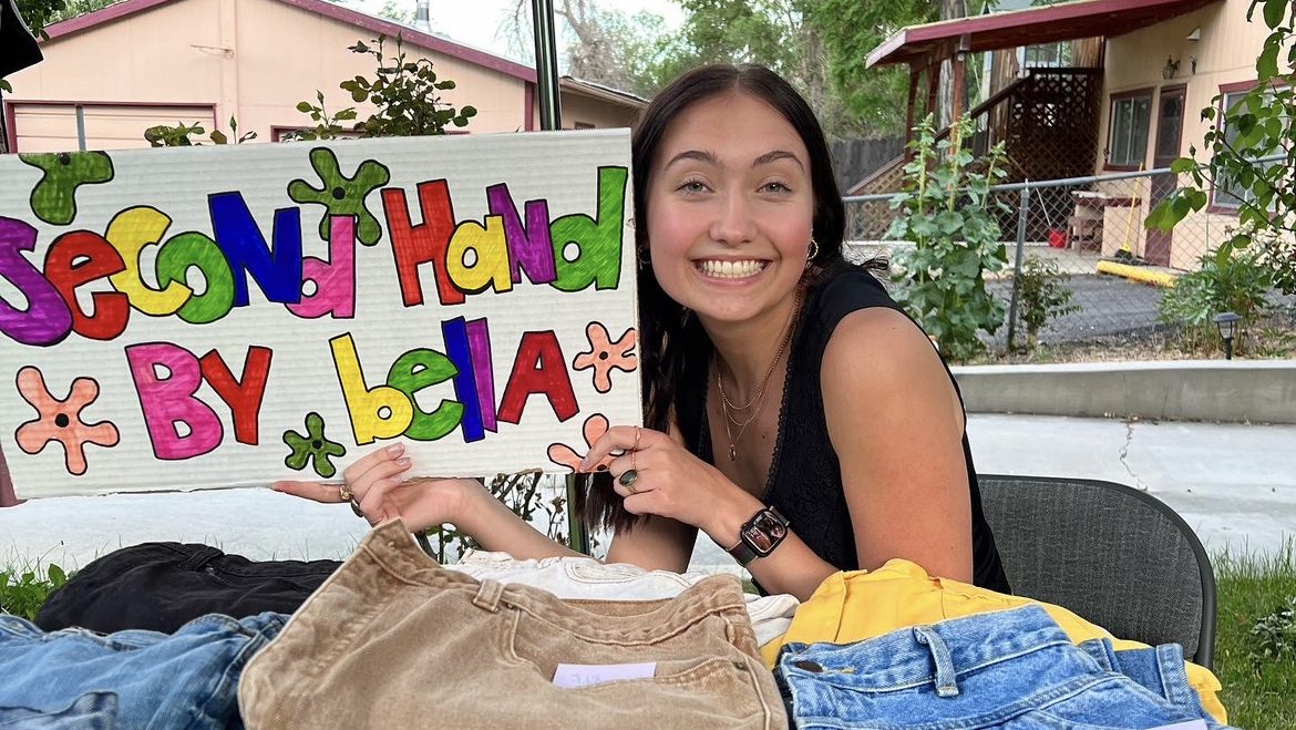 This college student bundles second-hand clothes into a business