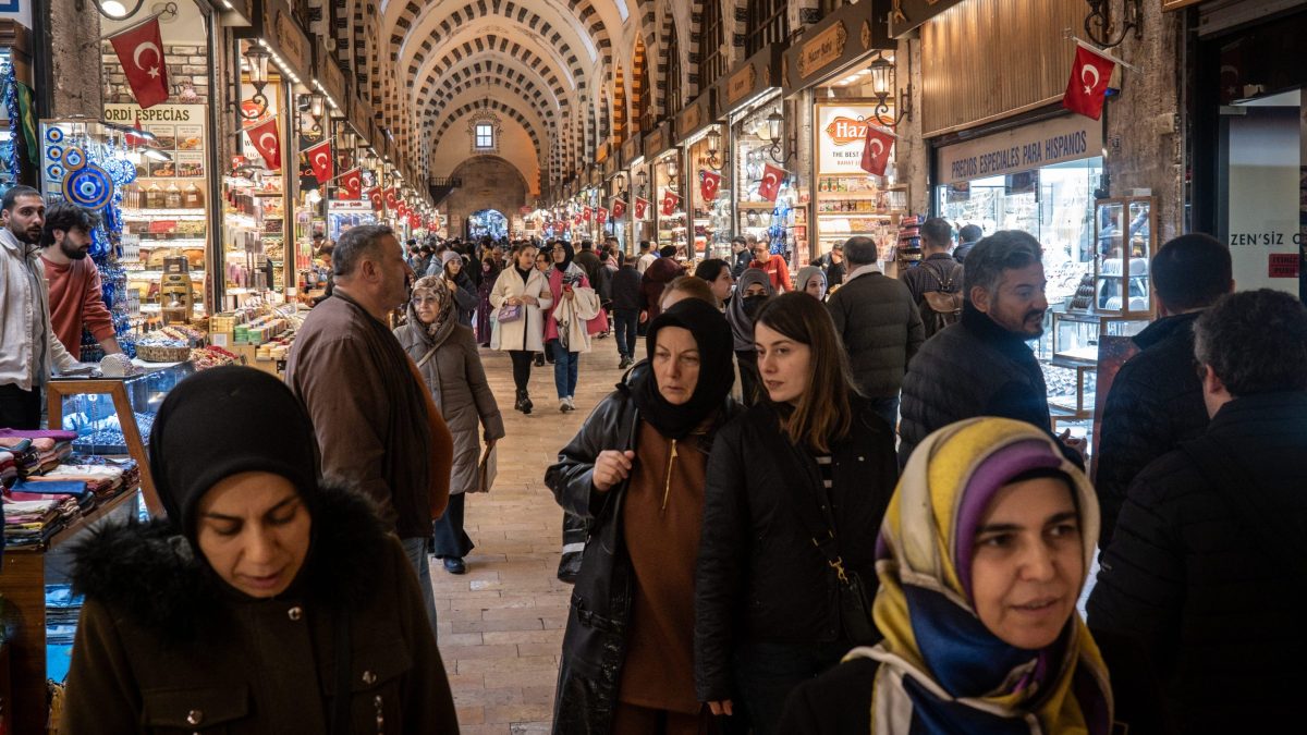 Türkiye yüksek enflasyonla mücadele için faiz oranlarını yüzde 42,5’e yükseltti